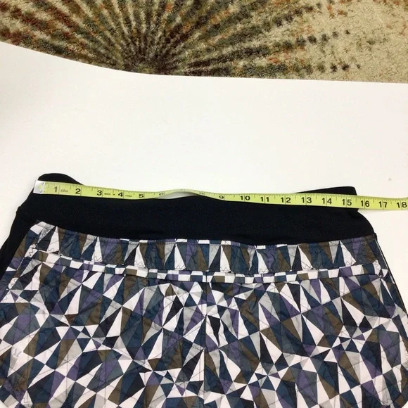 Lululemon Hot Cheeks Quilted Shorts Womens sz 8 Stained Glass Love Black